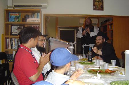 Music in honor of the Previous Lubavitcher Rebbe, Chabad Tokyo Japan