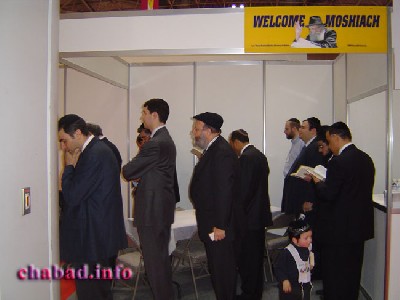 Kosher food by Chabad Japan at the Jewelry show, Tokyo.