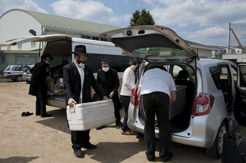 Chabad of Asia, bringing ice-cream to people in Minamisoma